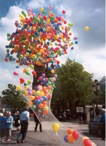 Воздушные шарики символизируют все мои лишние киллограммы, и я их так же...